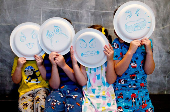 نقش بازی‌درمانی در رشد هوش هیجانی کودکان | روانشناسی موفقیت افسانه کرمی در کرج